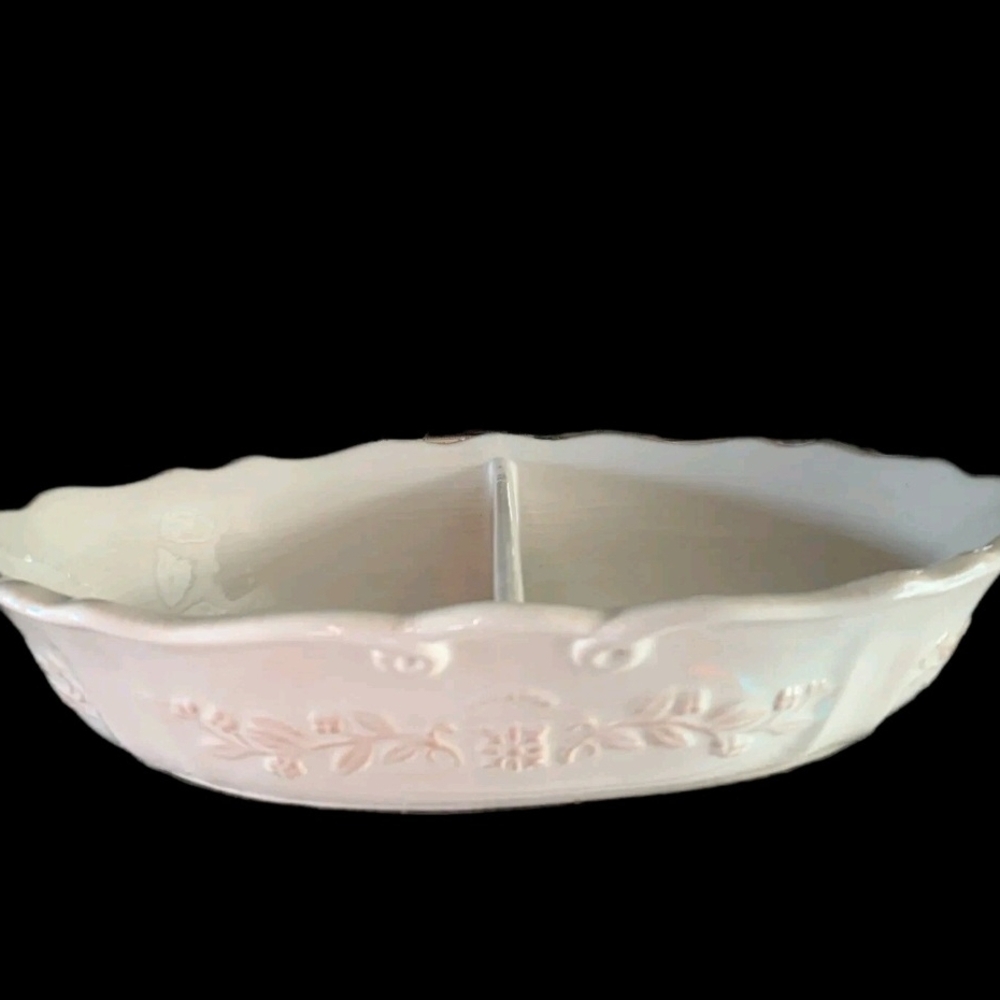 CorningWare Traditions Stoneware Divided Vegetable Dish Oval Scalloped Edge 1 QT